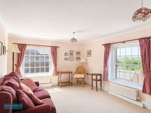 Sitting room- click for photo gallery
